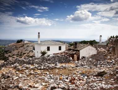 Το σμαραγδένιο νησί της Θάσου με τα καταπράσινα δάση και τις μαγικές παραλίες (φωτό, βίντεο)